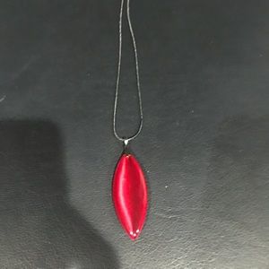 NWOT necklace for your next night out!